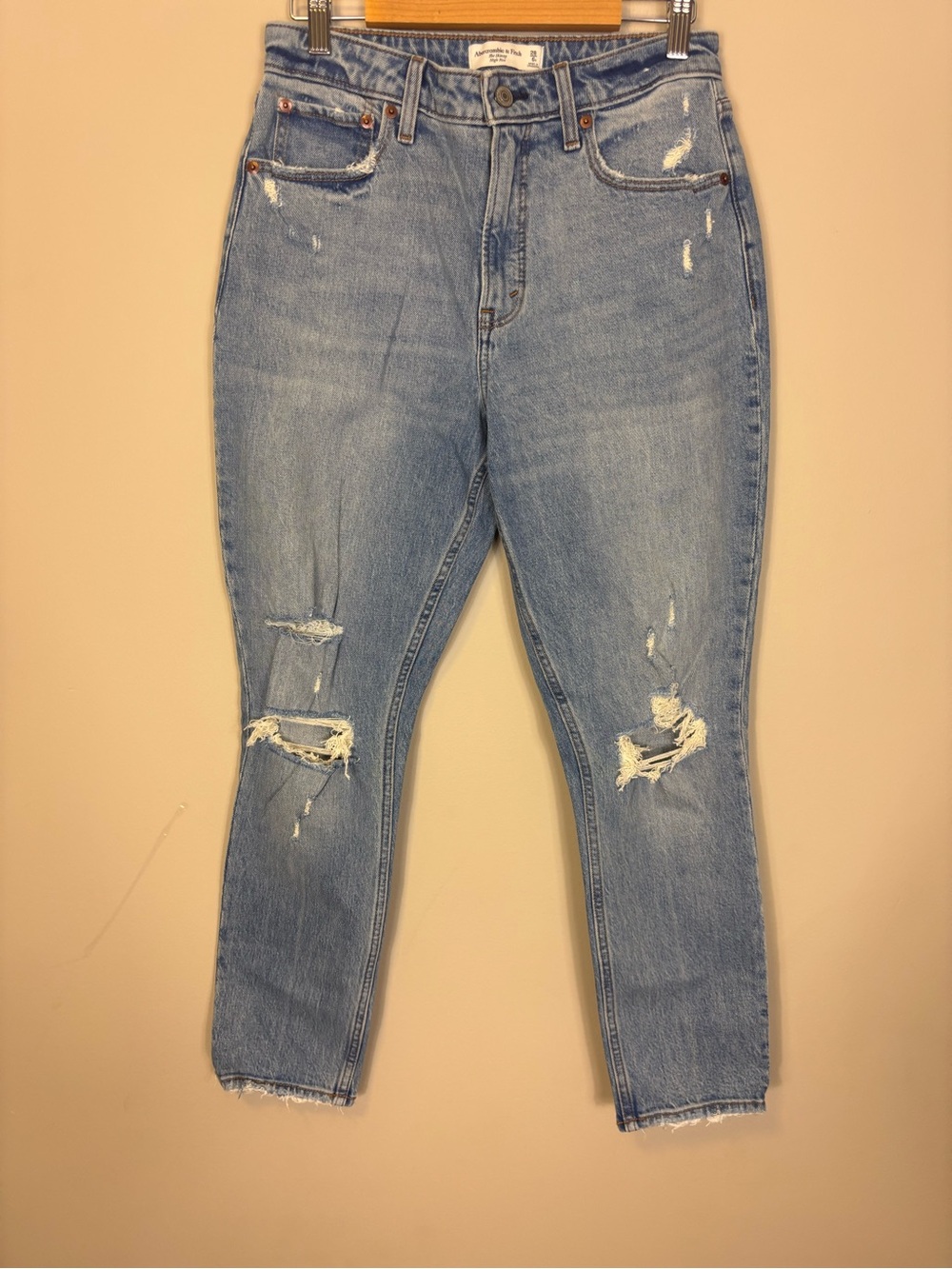 New Abercrombie & Fitch The Skinny High Rise Distressed Jeans 6 Short Inseam